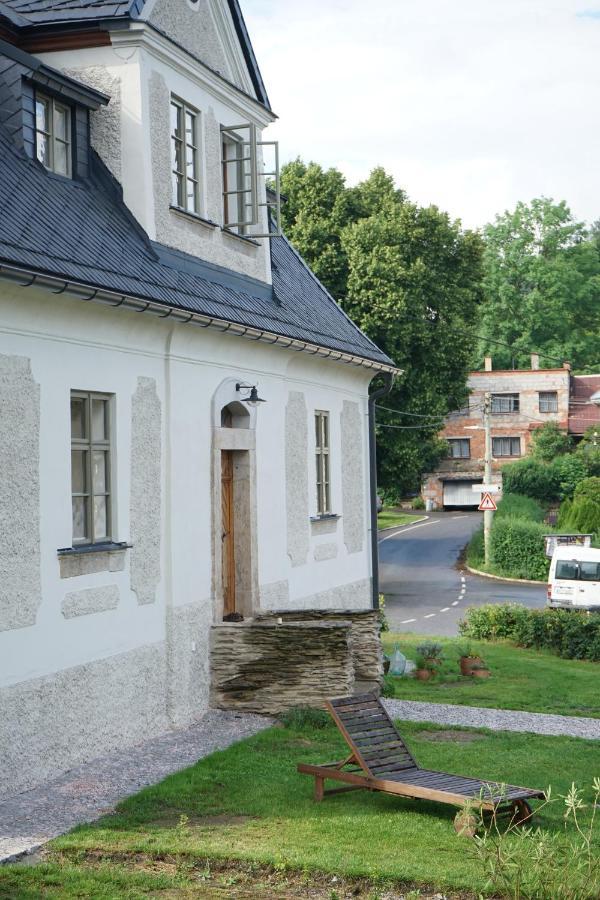 Baroque Chaplain House Kaplanka 1796 A. D. - Historical Luxury Apts In Bohemian Paradise Zelezny Brod Экстерьер фото
